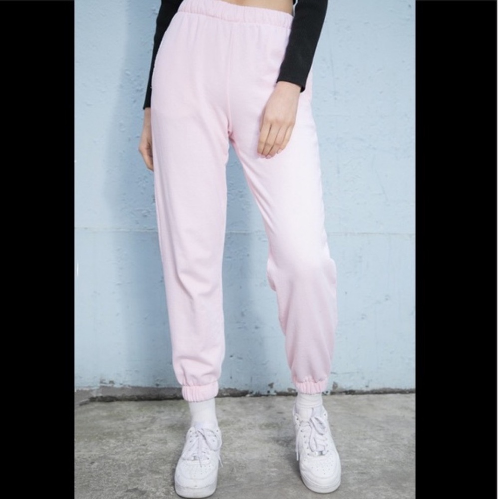 SOLD ON MERCARI Brandy Melville Rosa Sweatpants Light Pink